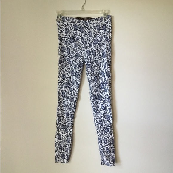 🦋 BOLD PRINTED LEGGINGS 🦋 Size S 🌟 NWOT 👖 - Picture 1 of 3